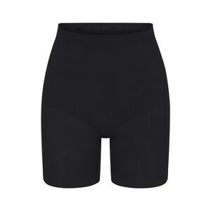 SKIMS Mid Thigh Shorts